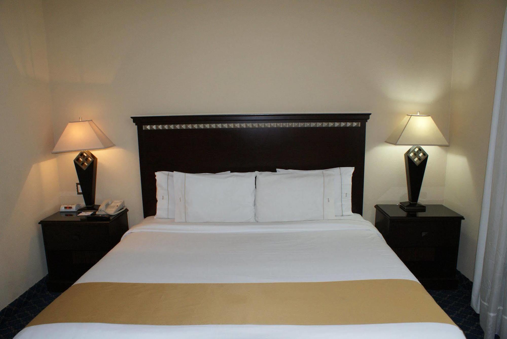 Holiday Inn Express Mexico Santa Fe By Ihg Екстериор снимка